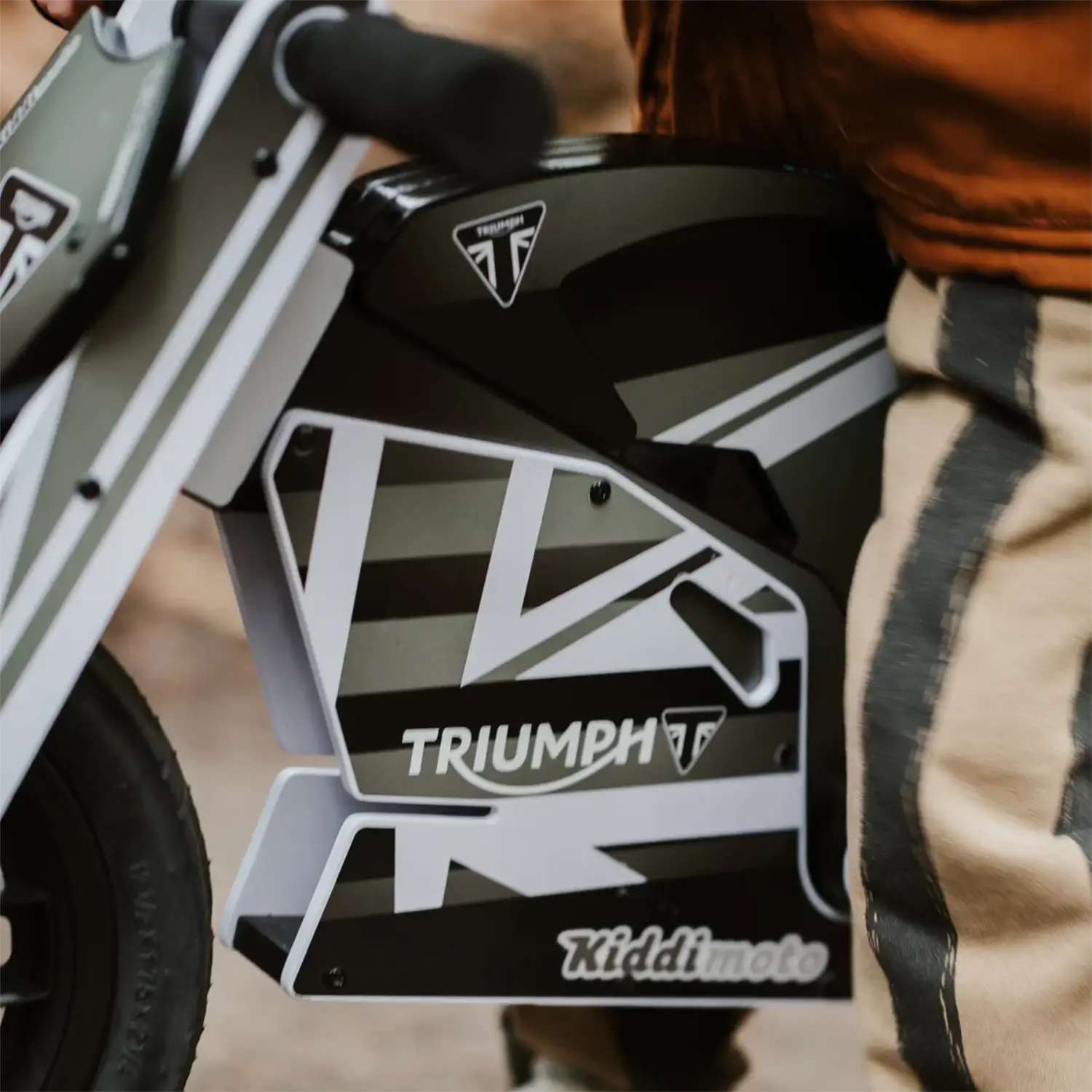 Kiddimoto Triumph Daytona 765 Balance Bike - Image 6